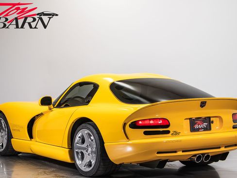 Used 2001 Dodge Viper GTS RWD image 3