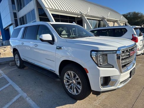 Used 2023 GMC Yukon XL SLT image 3