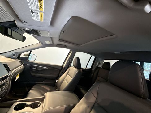 Used 2025 Honda Ridgeline RTL image 16