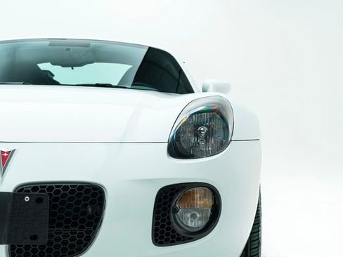 Used 2009 Pontiac Solstice GXP image 7