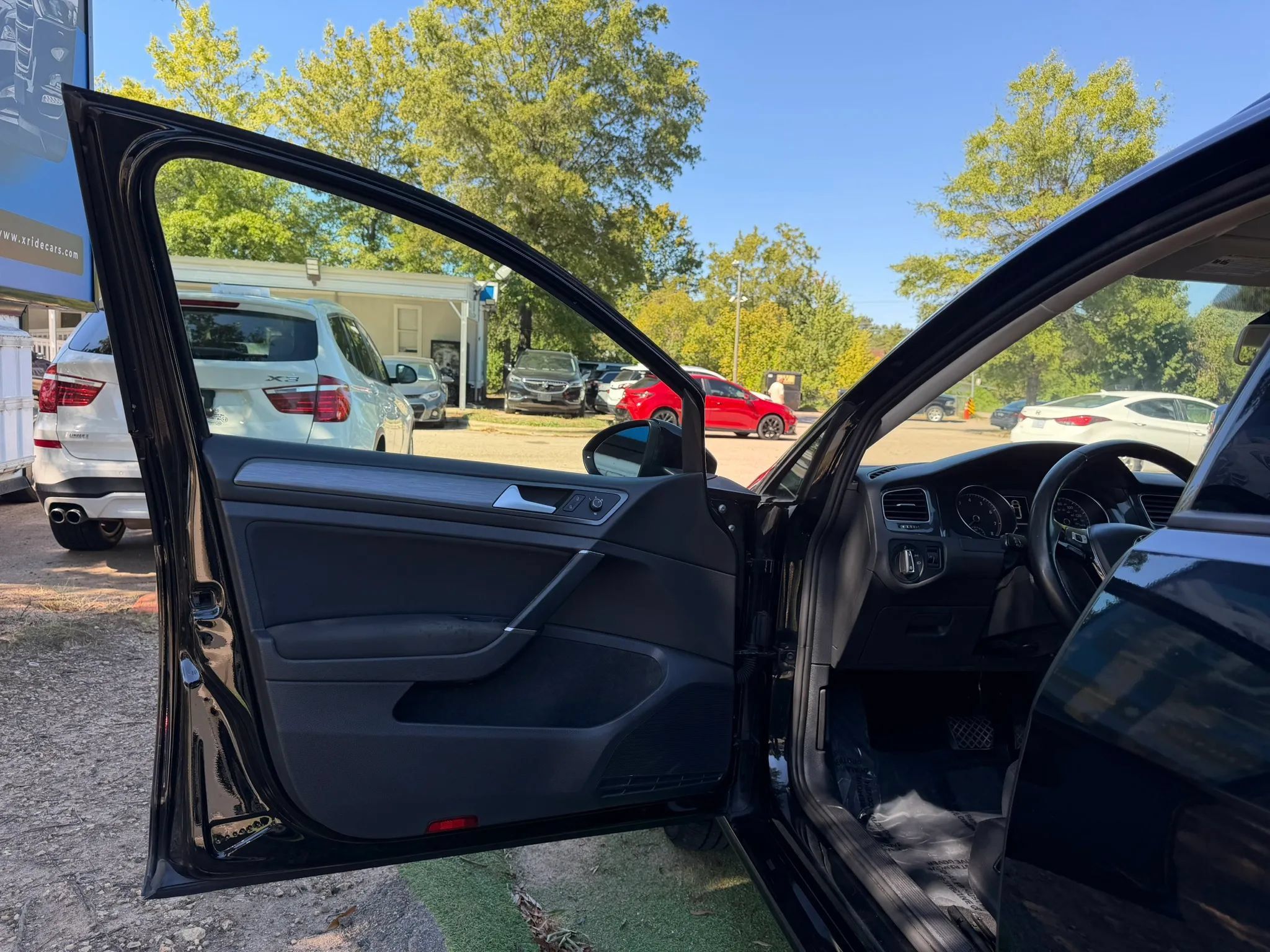 Used 2019 Volkswagen Golf S AWD/4WD image 9