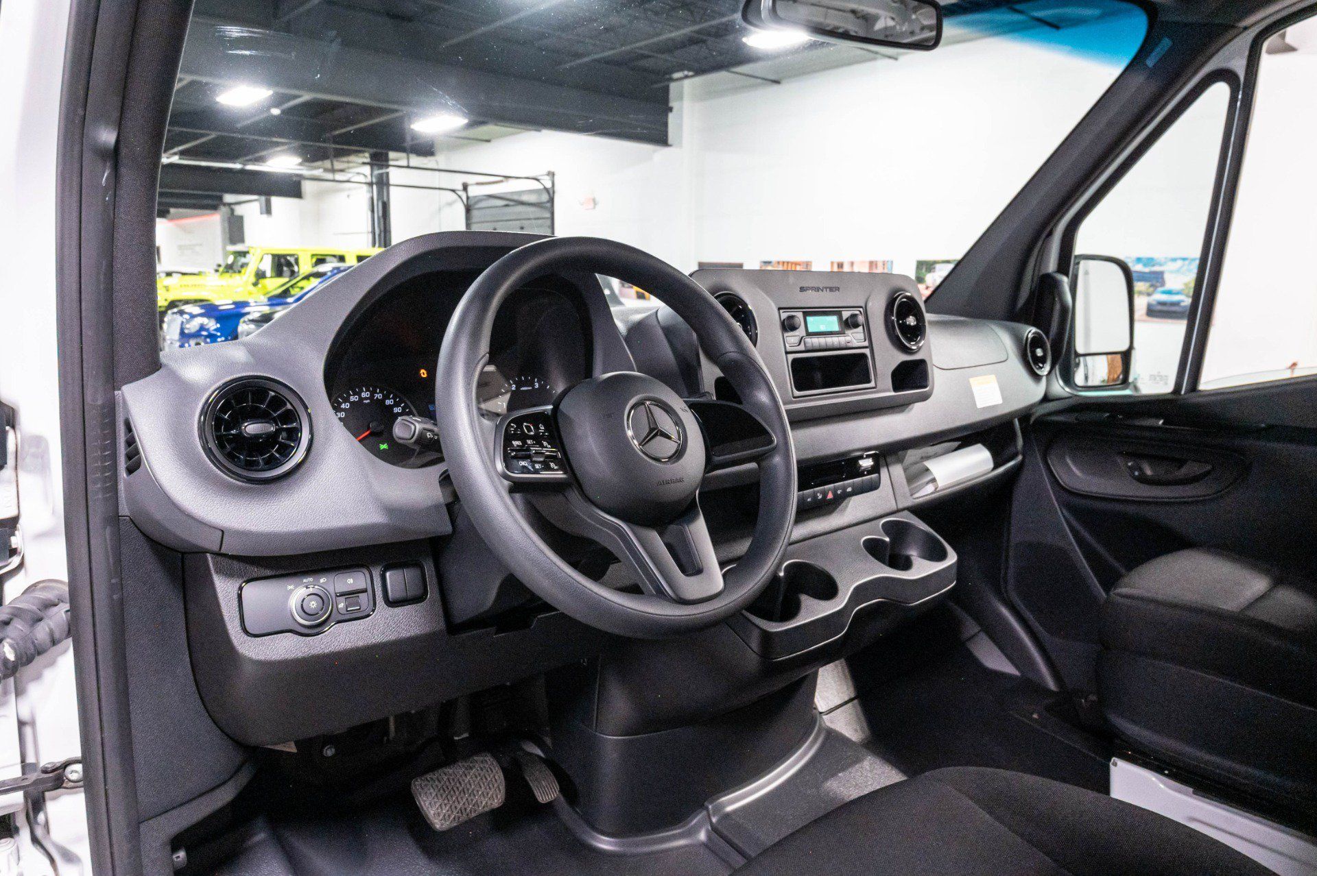 Used 2021 Mercedes-Benz Sprinter 2500 w/ Driver Convenience Package image 7