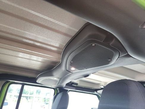 New 2025 Jeep Gladiator Sport image 17