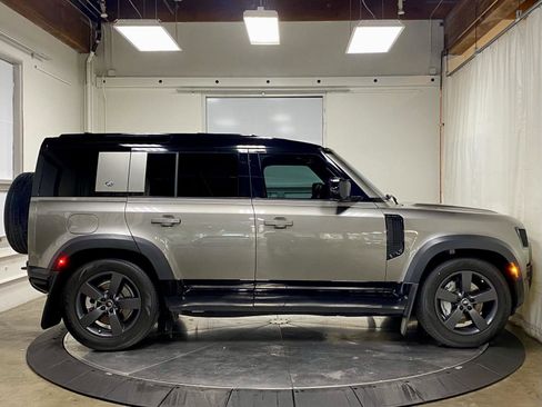 Used 2023 Land Rover Defender 110 X-Dynamic SE AWD/4WD image 10