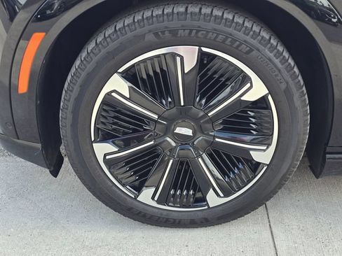 Certified 2025 Cadillac Escalade IQ Sport 1 AWD/4WD image 9