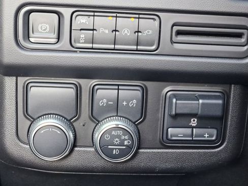 Used 2021 GMC Yukon SLT w/ SLT Luxury Plus Package image 20