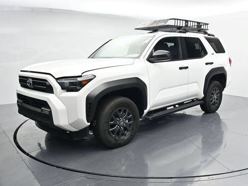 Used 2025 Toyota 4Runner SR5 AWD/4WD image 4