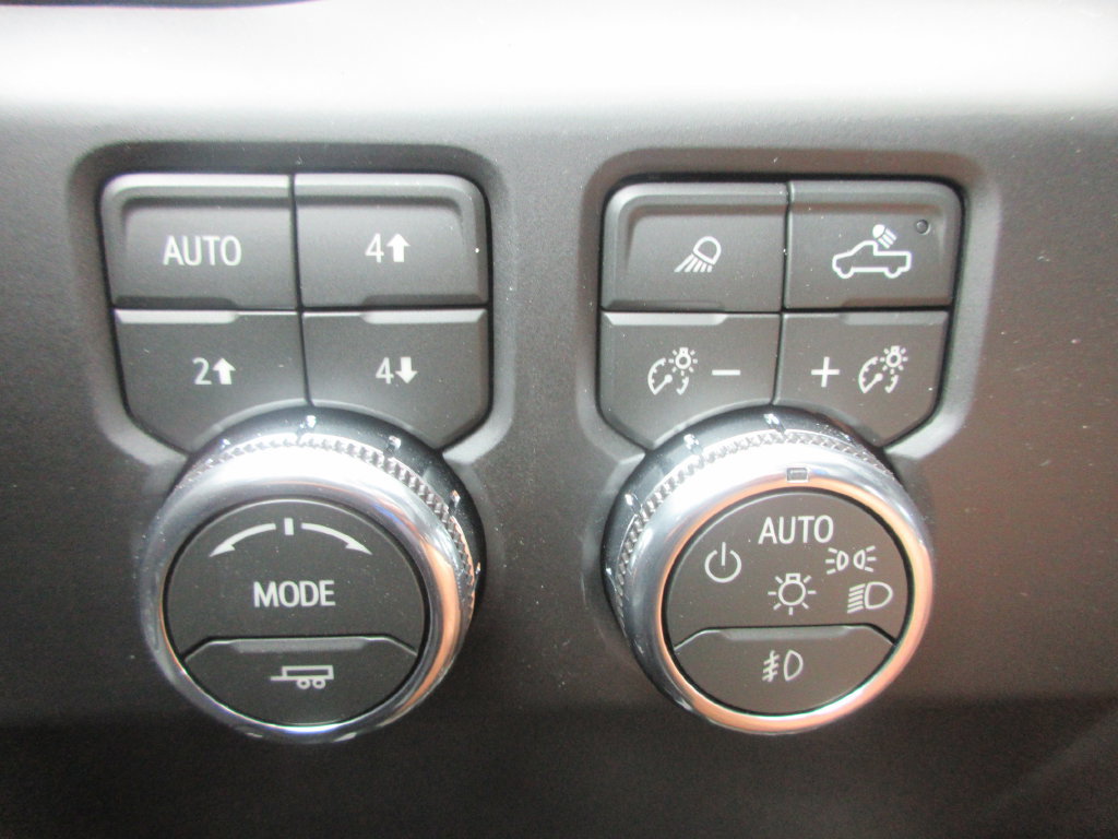 New 2026 GMC Sierra 1500 AT4 w/ AT4 Premium Package AWD/4WD image 18