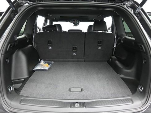 New 2025 Jeep Grand Cherokee Altitude image 23