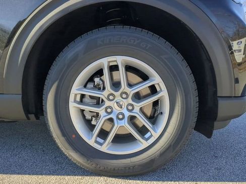 New 2025 Ford Explorer Active w/ Active Comfort Package image 10