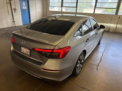Used 2024 Honda Civic EX image 4