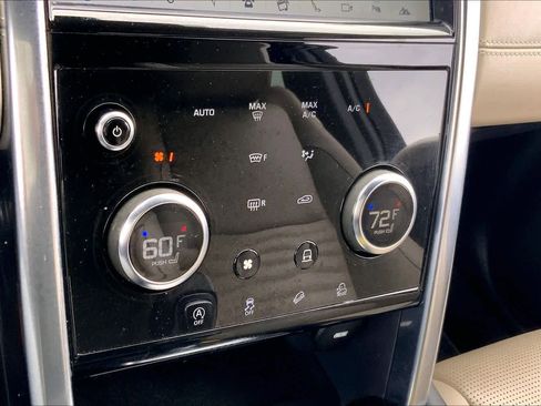 Used 2020 Land Rover Discovery Sport SE AWD/4WD image 31