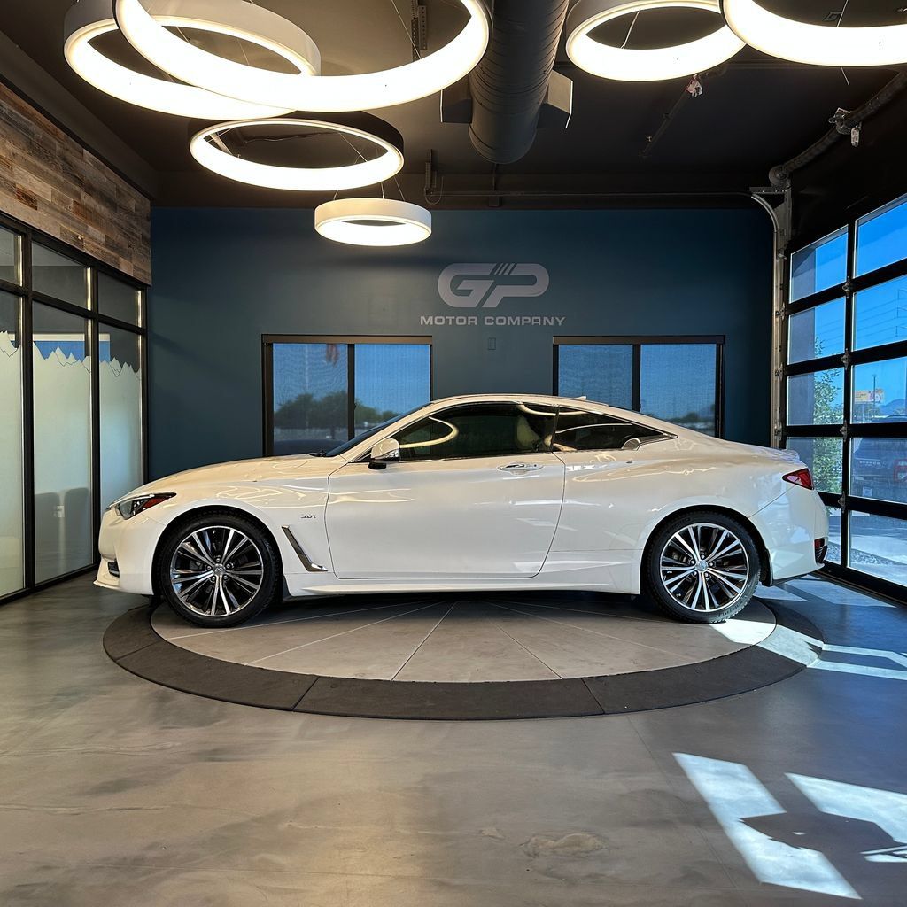 Used 2019 INFINITI Q60 3.0t Luxe AWD/4WD image 6