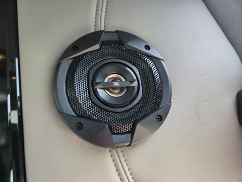 Used 2019 GMC Savana 2500 Explorer Limited SE w/ Enhanced Convenience Package image 27