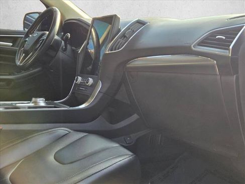 Used 2022 Ford Edge Titanium AWD/4WD image 20