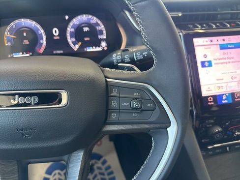 Used 2025 Jeep Grand Cherokee L Limited w/ Luxury Tech Group II image 40