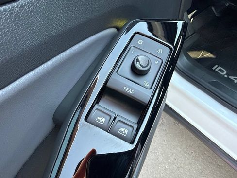 Certified 2023 Volkswagen ID.4 Pro S AWD/4WD image 12