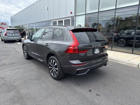 Used 2025 Volvo XC60 B5 Plus AWD/4WD image 3