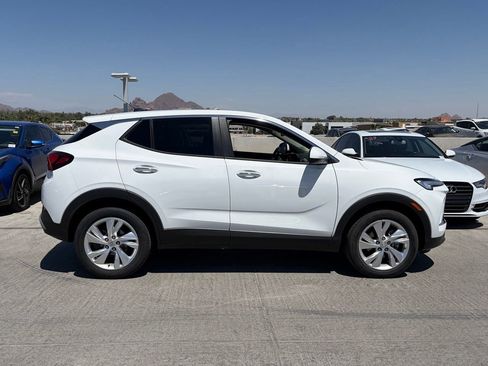Used 2025 Buick Encore GX Preferred AWD/4WD image 3