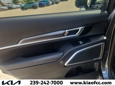 Used 2024 Kia Telluride LX FWD image 11