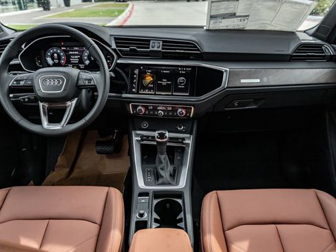 Certified 2025 Audi Q3 2.0T Premium image 17