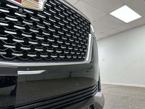 Used 2022 Cadillac Escalade Premium Luxury AWD/4WD image 21