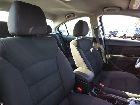 Used 2014 Chevrolet Cruze LT w/ RS Package image 29