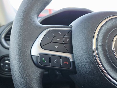 Used 2023 Jeep Renegade Latitude w/ Sun & Fun Group image 22