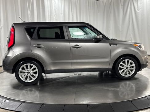 Used 2017 Kia Soul + FWD image 6