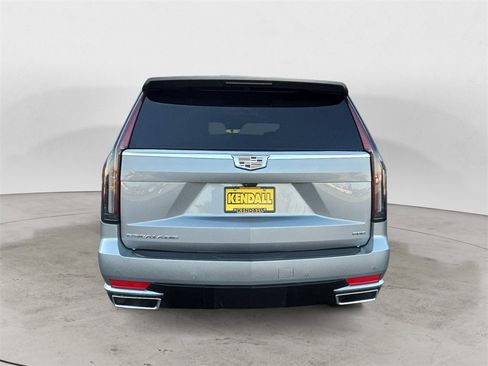 Used 2024 Cadillac Escalade Premium Luxury Platinum image 4