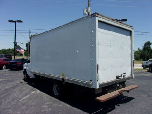 Used 2014 Ford E-350 and Econoline 350 Super Duty image 8