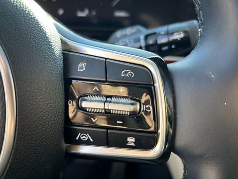 Certified 2025 Kia Carnival SX Prestige image 23