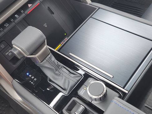 New 2026 Toyota Tundra Platinum AWD/4WD image 19