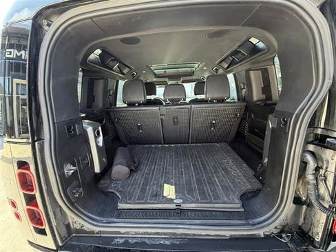 Used 2022 Land Rover Defender 110 X-Dynamic SE image 10