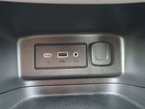 Used 2019 Chevrolet Equinox LS AWD/4WD image 24