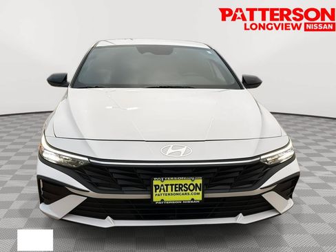 Used 2025 Hyundai Elantra Sport FWD image 2