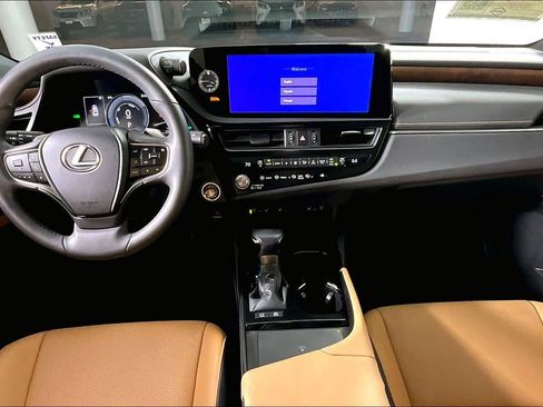 Used 2023 Lexus ES 300h w/ Premium Package image 15