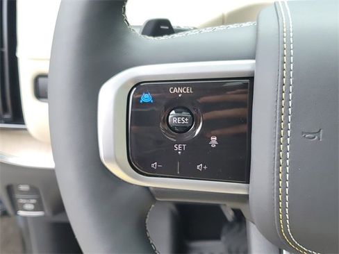 New 2025 Nissan Armada Platinum Reserve image 10