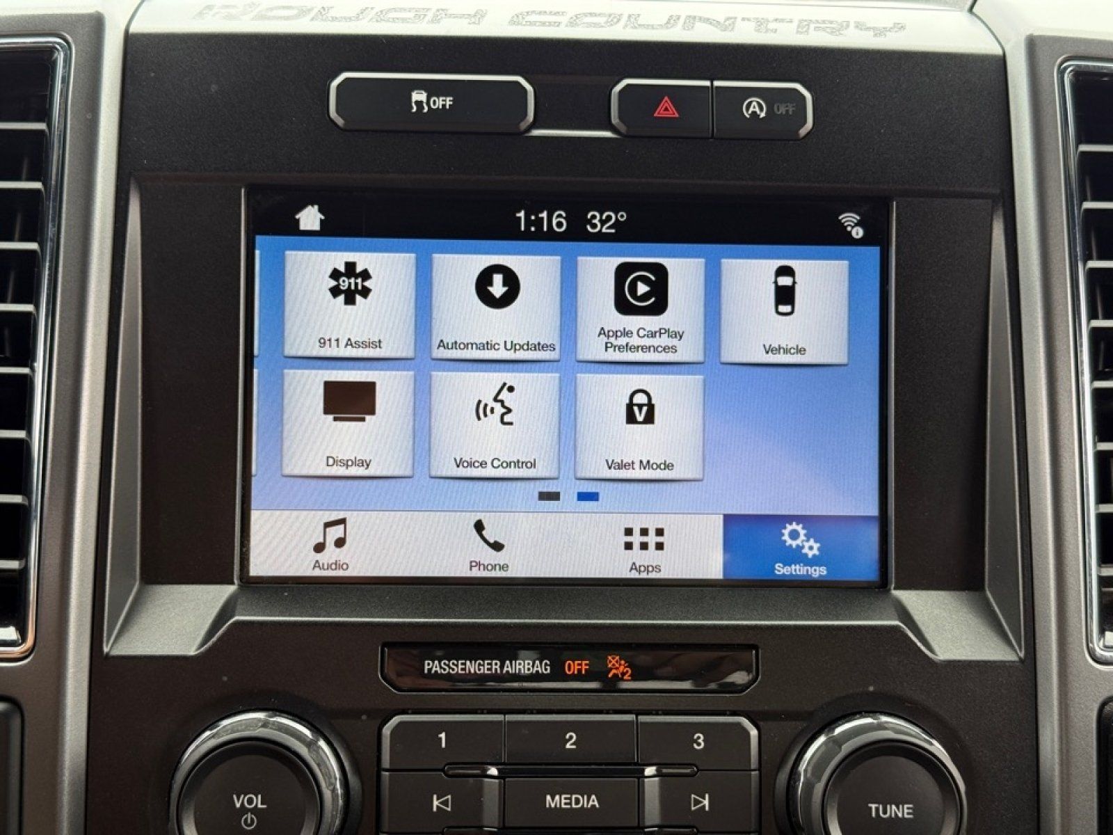 Used 2019 Ford F150 XLT w/ Equipment Group 302A Luxury AWD/4WD image 15