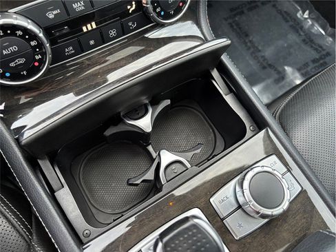 Used 2015 Mercedes-Benz SL 550 image 35