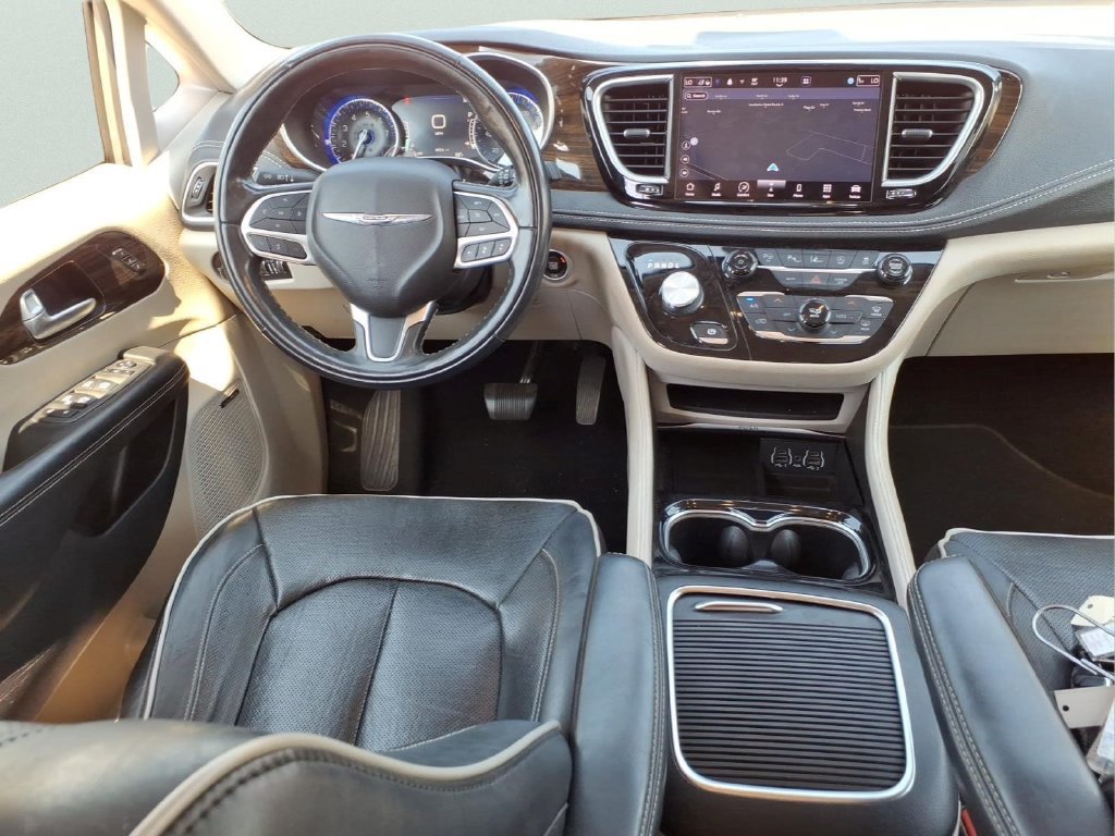 Used 2022 Chrysler Pacifica Limited FWD image 6