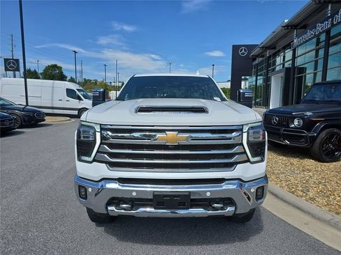 Used 2024 Chevrolet Silverado 2500 High Country w/ Technology Package AWD/4WD image 8