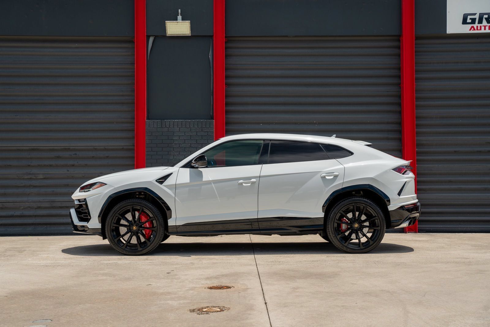 Used 2022 Lamborghini Urus AWD/4WD image 7