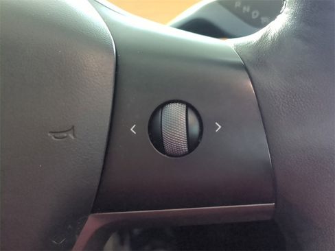 Used 2021 Tesla Model 3 Standard Range Plus image 29