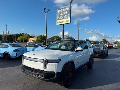 Used 2025 Rivian R1S Premium
