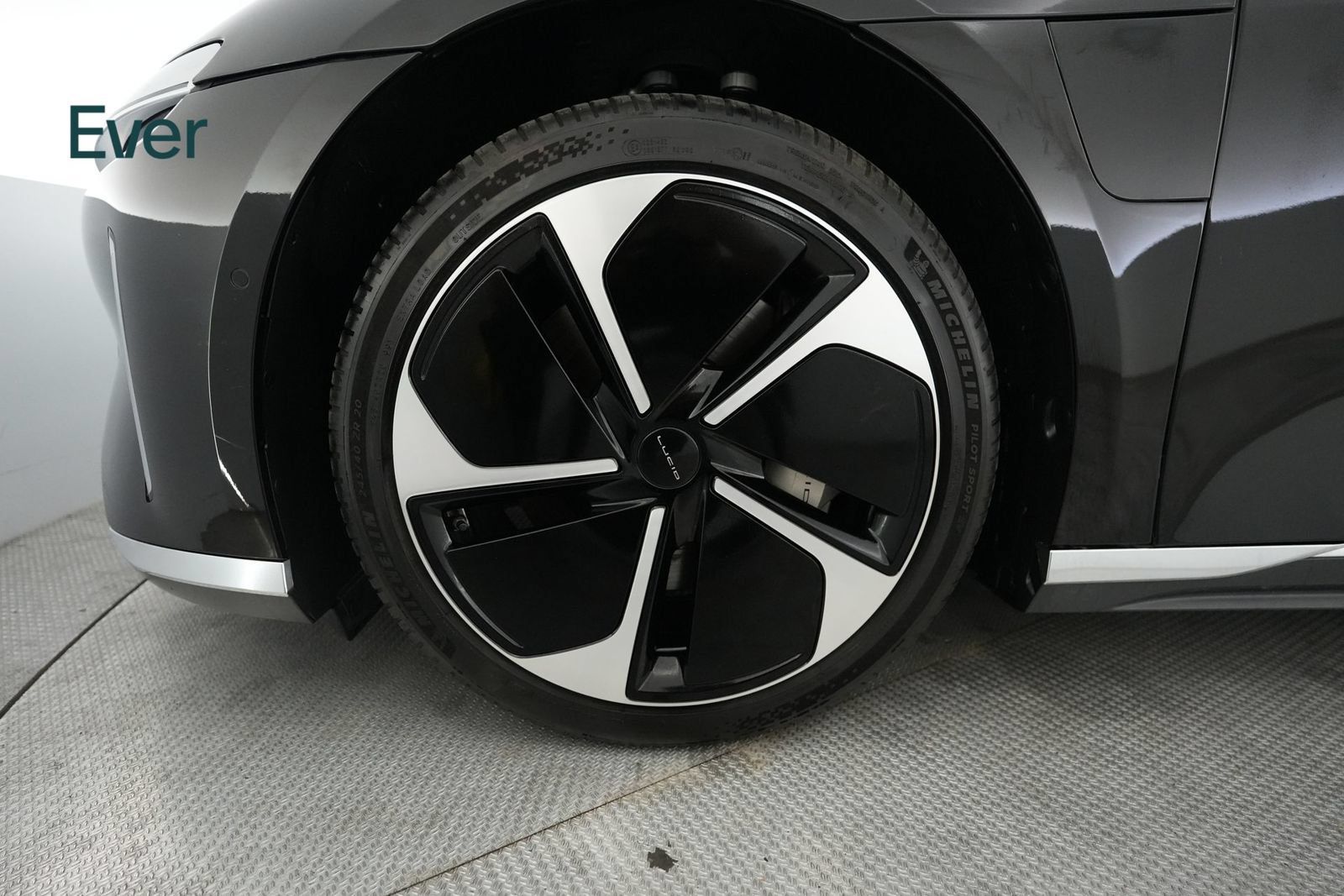 Used 2023 Lucid Air Touring AWD/4WD image 19