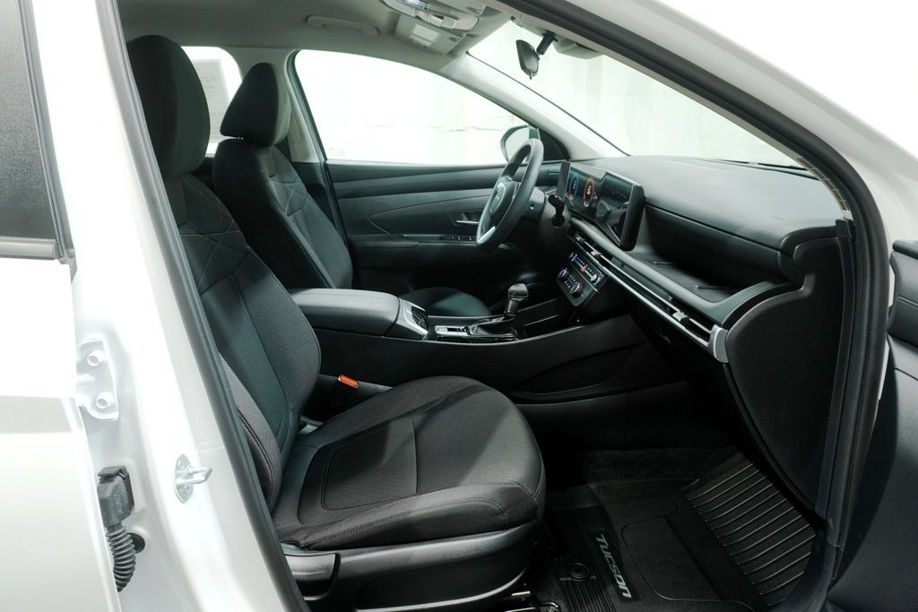 Certified 2026 Hyundai Tucson SE AWD/4WD image 11