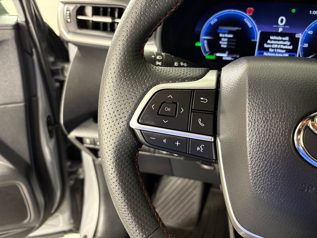 Used 2025 Toyota Sienna XSE AWD/4WD image 24