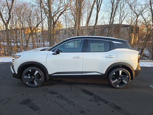 New 2026 Nissan Kicks SR w/ SR Premium Package image 5