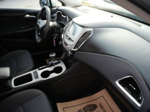 Used 2017 Chevrolet Cruze LS image 31